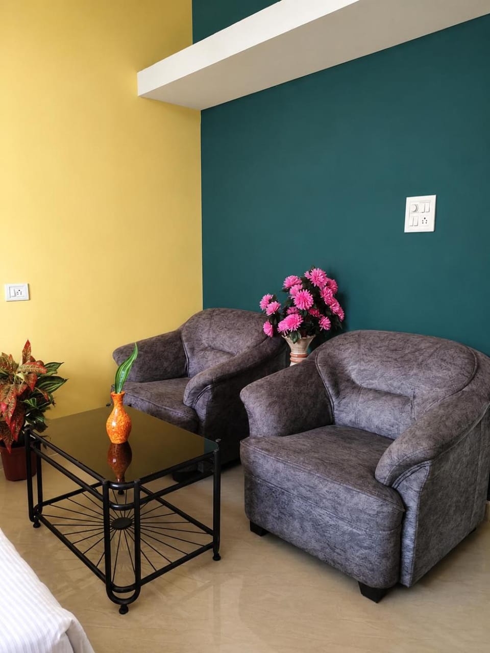 Seating area, Bedroom