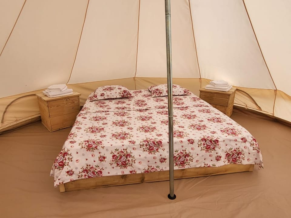 CampingSiriu Luxury tent in Prahova, Romania