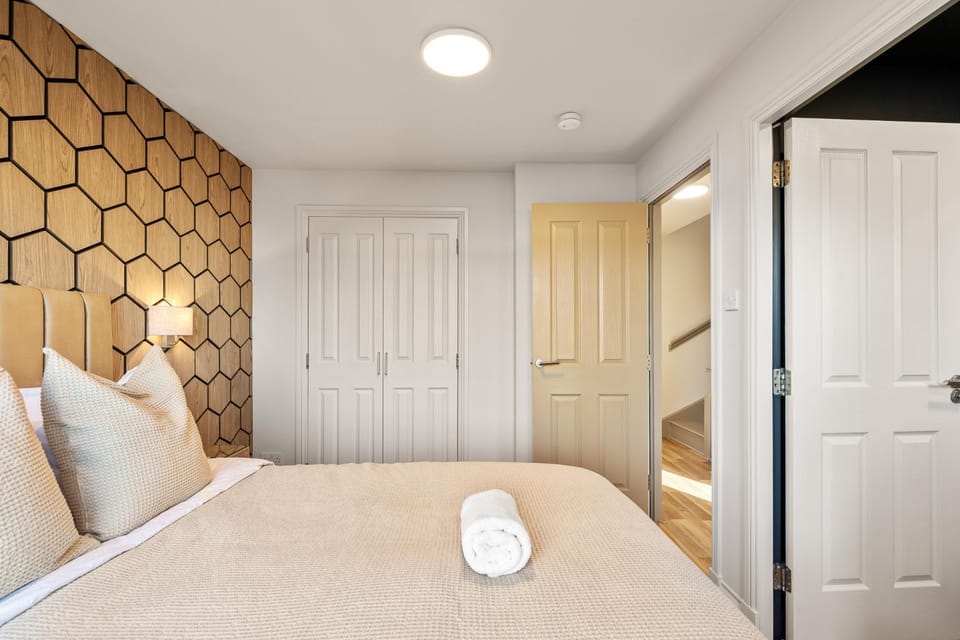Bed, Bedroom, wardrobe