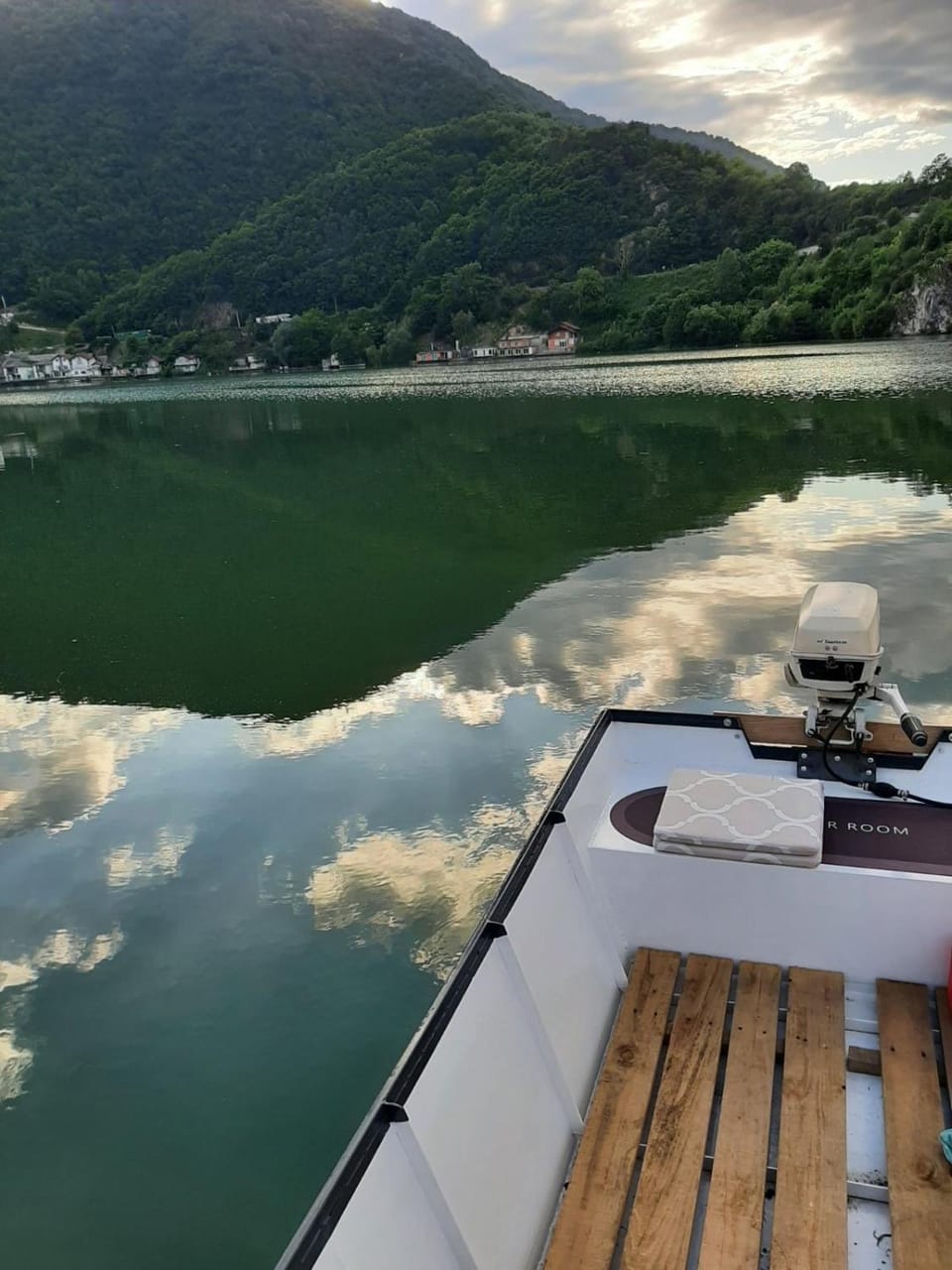 Drina Lake House House in Bosnia and Herzegovina