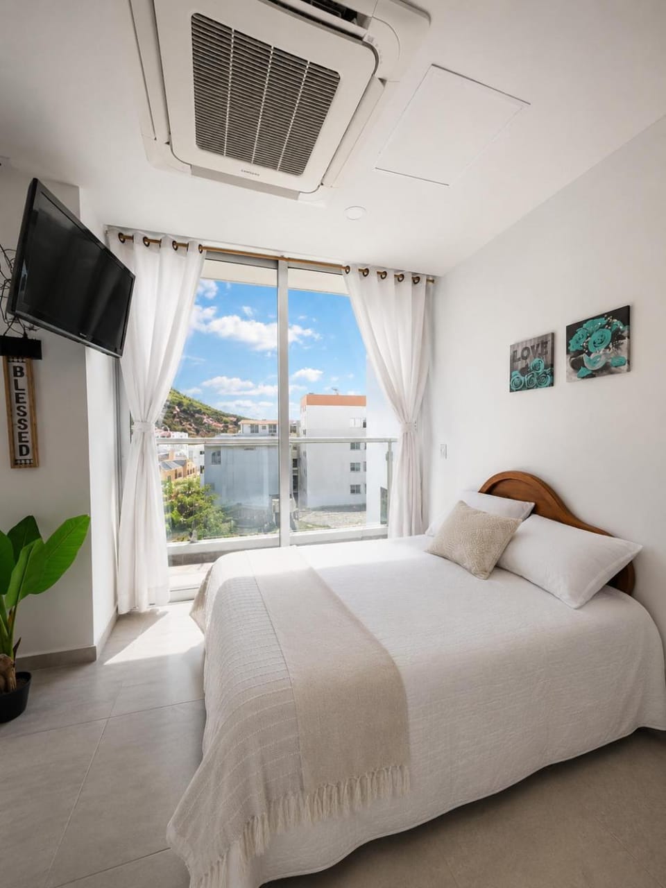 HOSTARA Rodadero, 2 blocks from the BEACH and Sky Tower Pool Apartment in Gaira