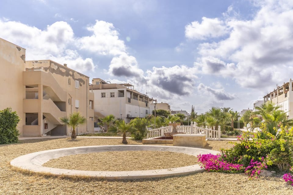 El Jardín de Laia Vistas al Mar Piscina Naturista Apartment in Andalusia