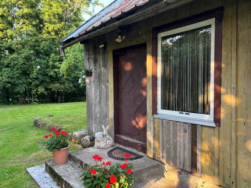 Property building, Day, Garden, Garden view