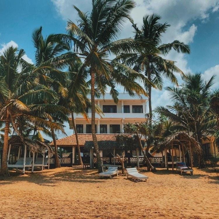 Jasmine Garden Beach Guest House Bed and Breakfast in Hikkaduwa