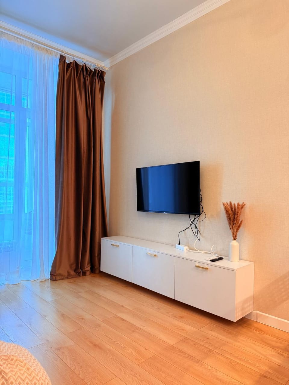 Communal lounge/ TV room, Bed, TV and multimedia, Photo of the whole room, Bedroom