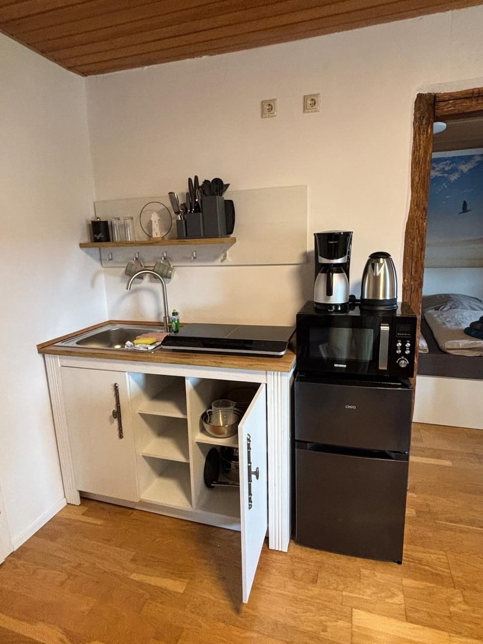 Kitchen or kitchenette, stove