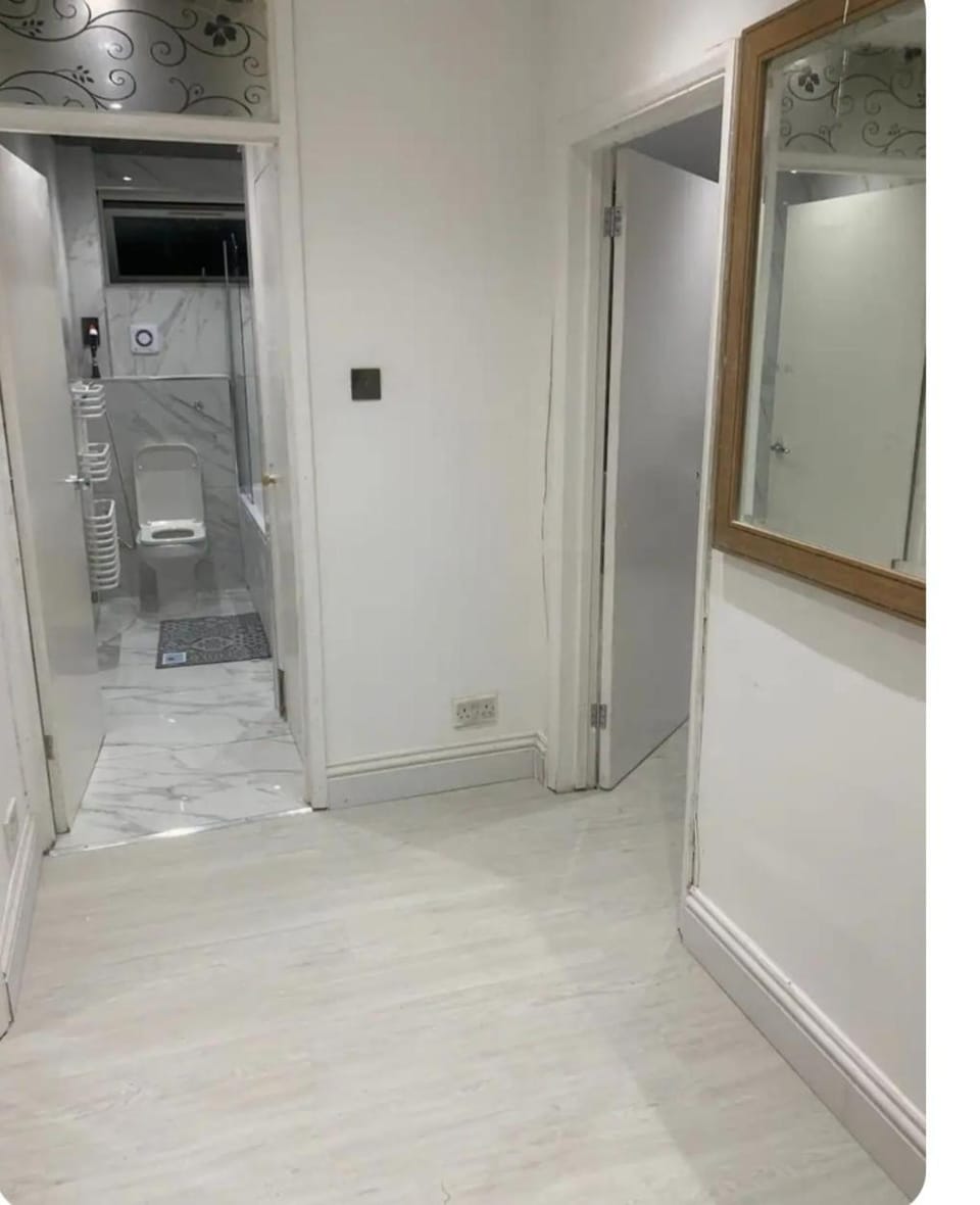 Double Room only for female Vacation rental in Harrow