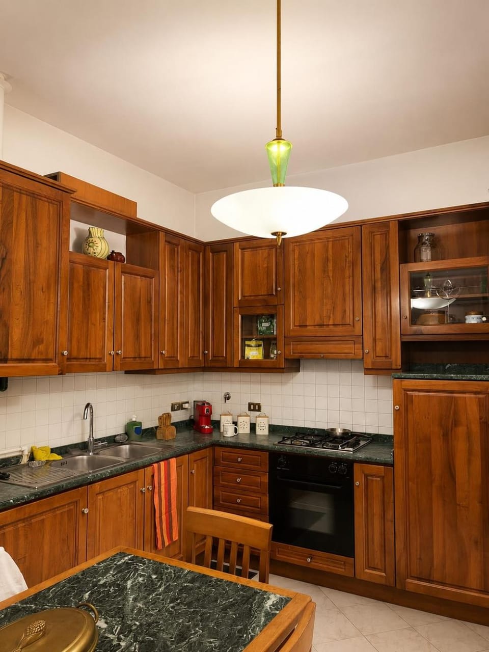 Kitchen or kitchenette, dishwasher