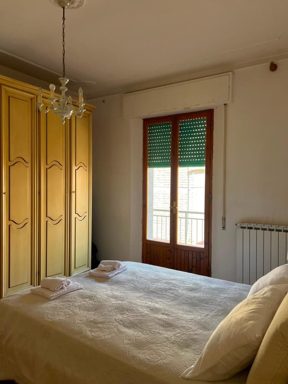Photo of the whole room, wardrobe