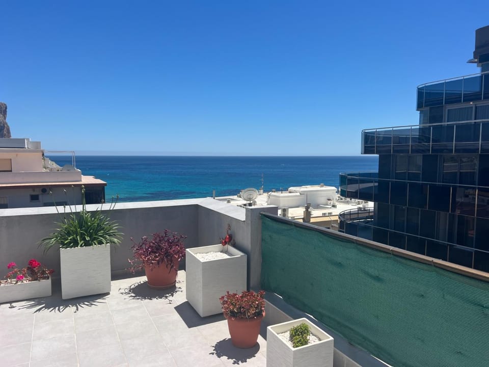 Natural landscape, Balcony/Terrace, Sea view