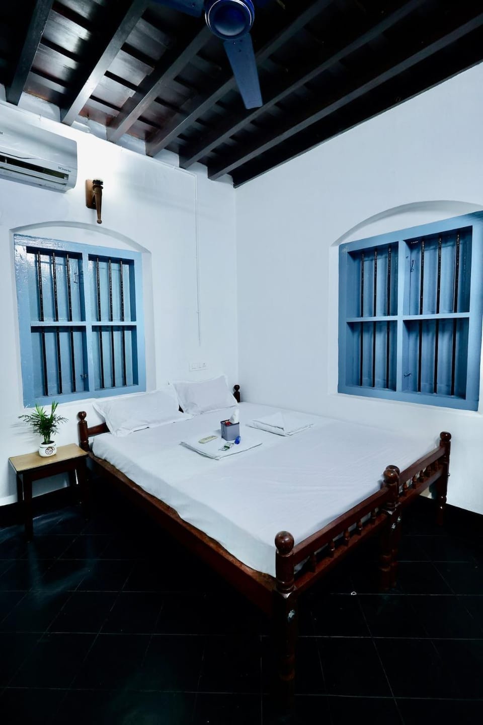 Idanazhi the corridor rooms AC House in Kozhikode