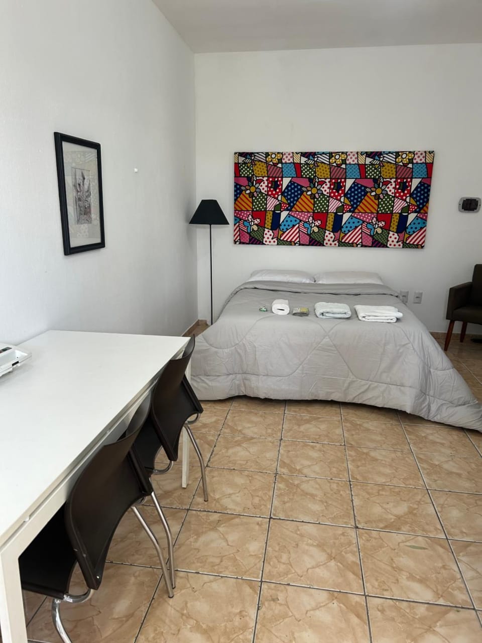 Kitnet com Vaga de Garagem e Ótimo Custo-Benefício Apartment in State of São Paulo