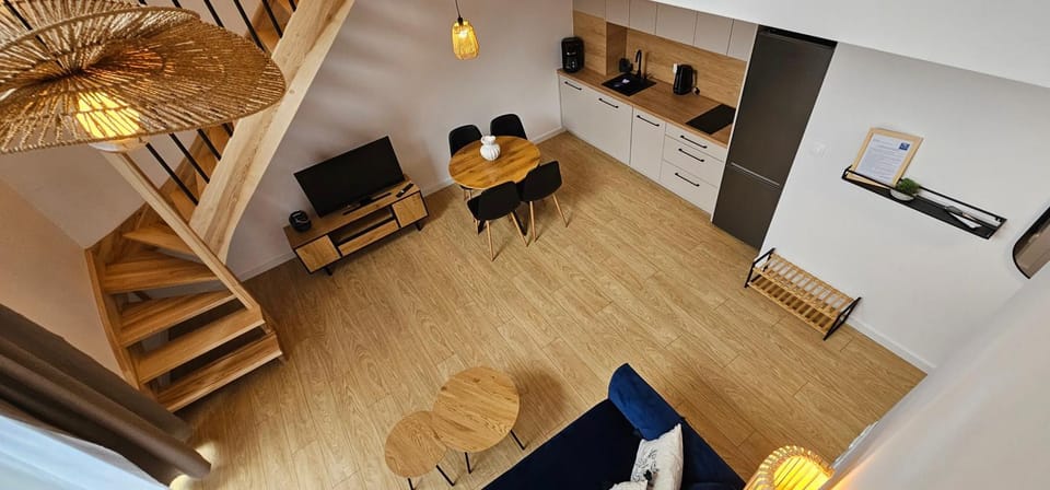 Kitchen or kitchenette, Seating area