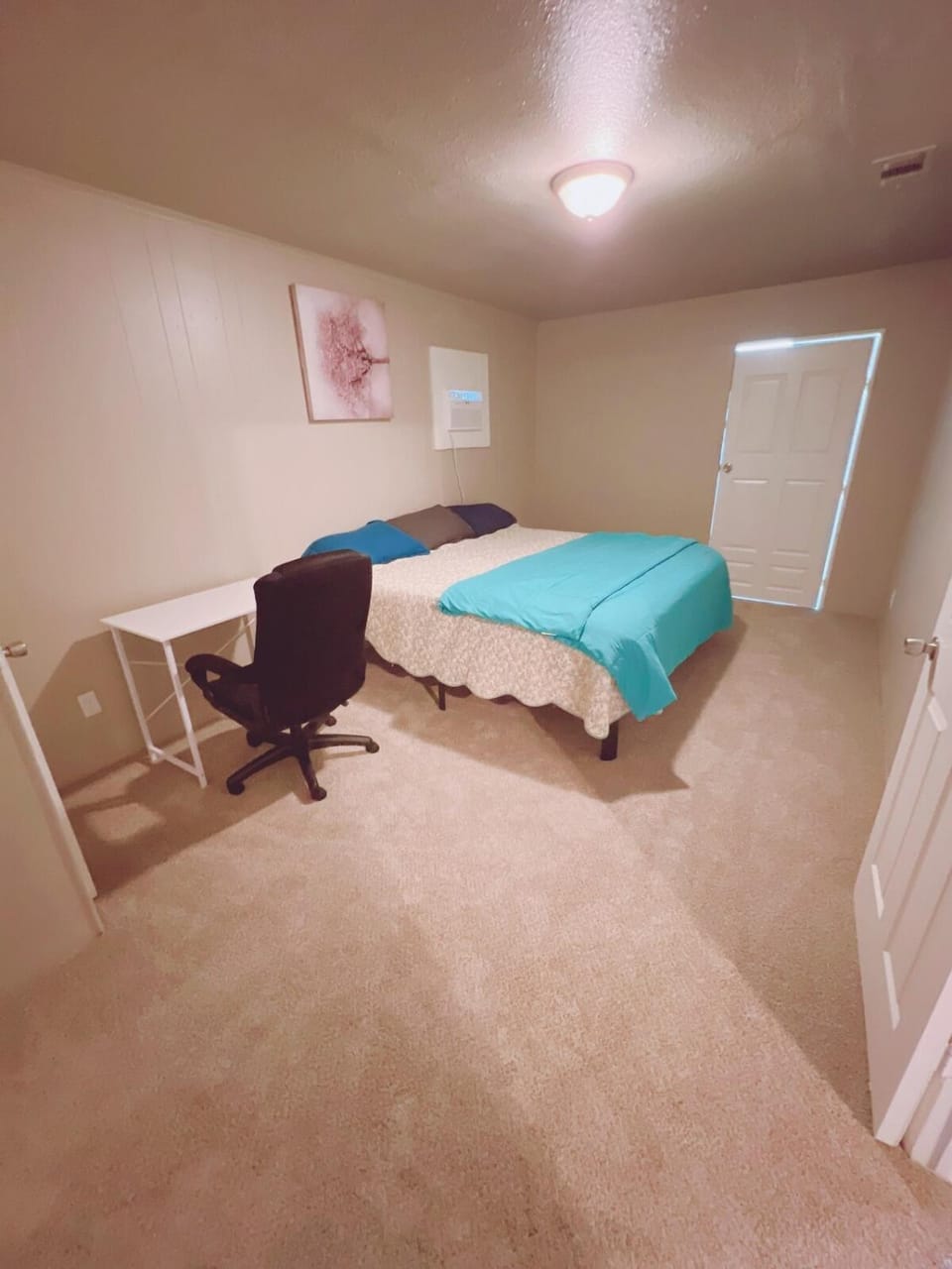 Pet friendly,king beds,fully fenced ,3 bedroom House in Oklahoma City