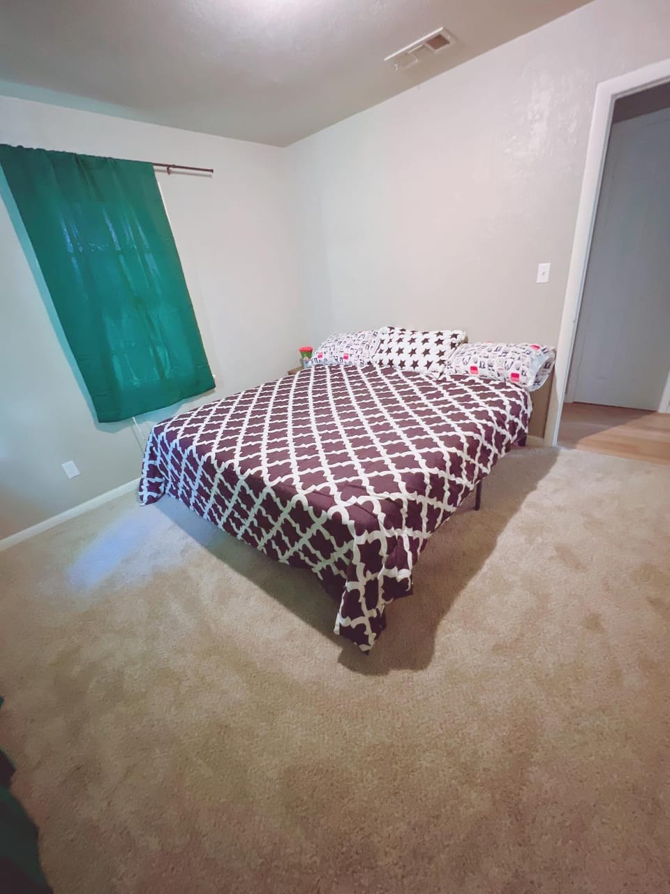 Pet friendly,king beds,fully fenced ,3 bedroom House in Oklahoma City