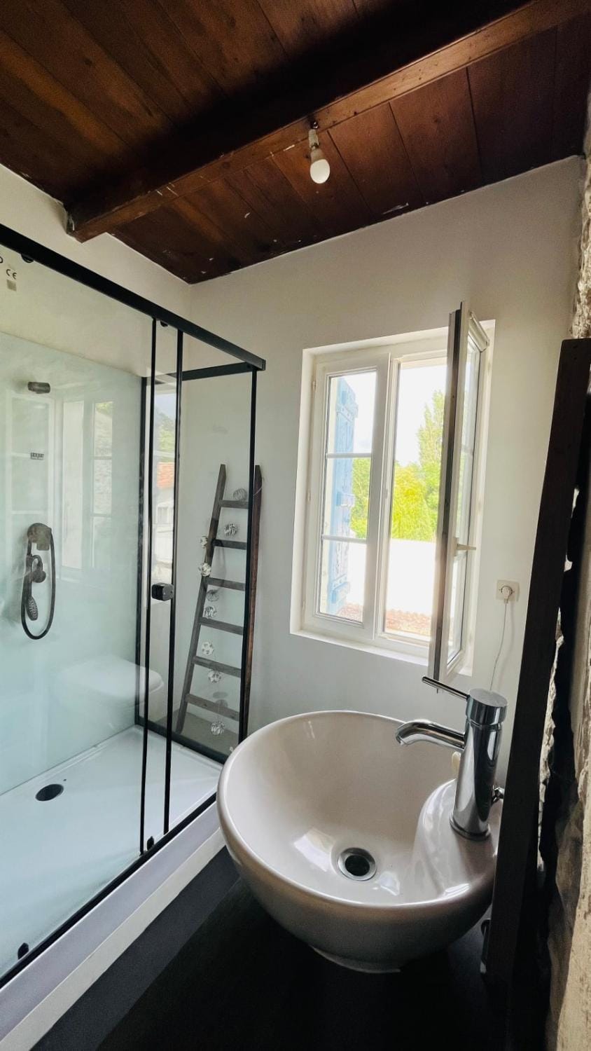 "Au Cadran solaire" Gite Bord Charente House in Nouvelle-Aquitaine