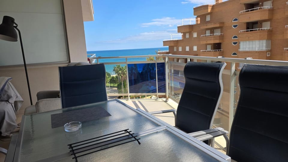 EL Toro Mondrian PRIMERA LINEA DE PLAYA Apartment in Valencian Community