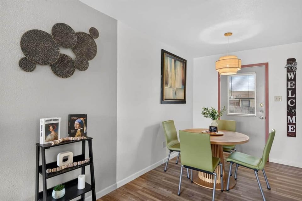 Cozy Killeen Townhome with Private Backyard House in Killeen