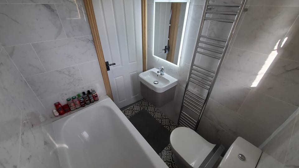 Toilet, Bathroom, Bath, towels