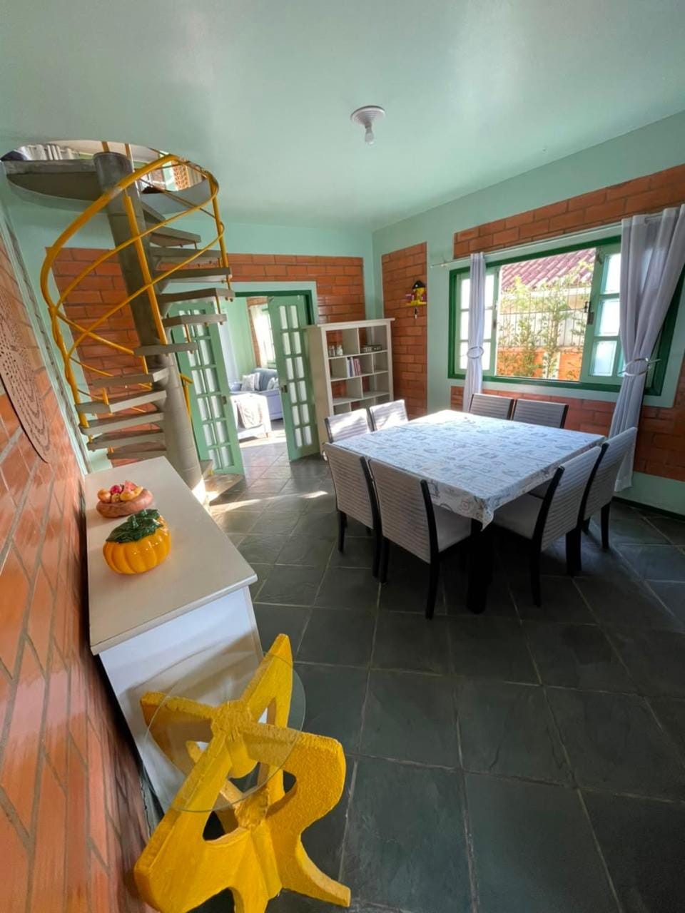 Casa Espaçosa no Bairro Fátima - Joinville-SC House in Joinville