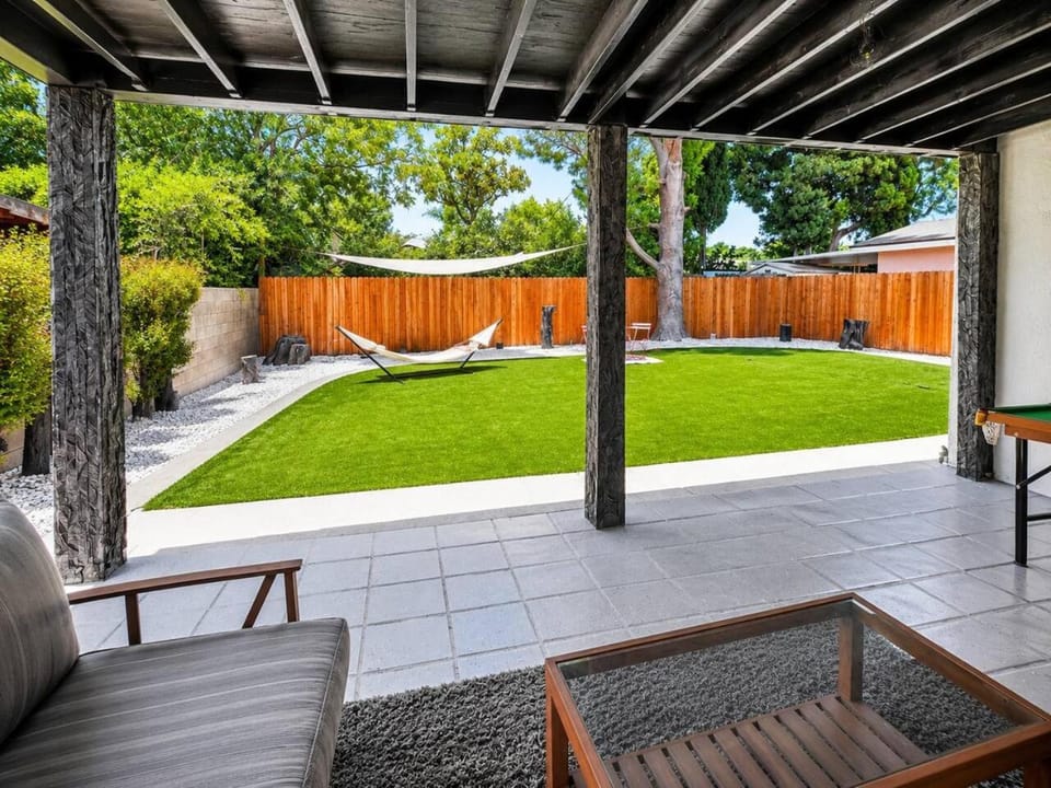 Quiet Cul-de-sac Elegant Home in Prime Location! House in Lake Balboa