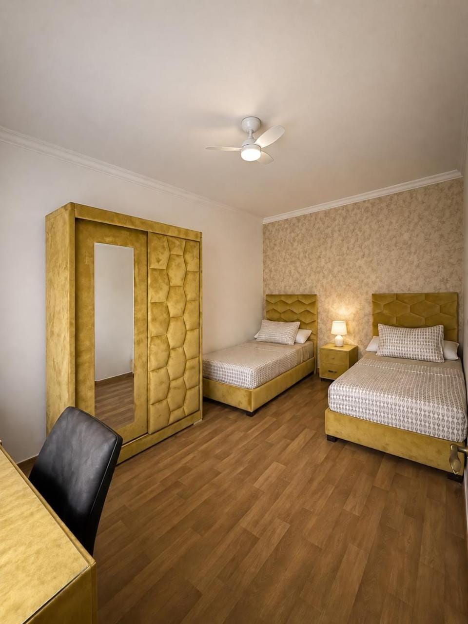 Bed, Photo of the whole room, Bedroom