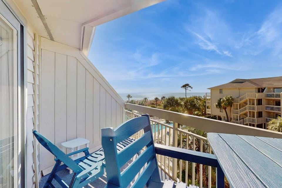 Top Floor Condo with Ocean Views Pool Balcony & WIFI - Walk to Beach House in Coligny Beach