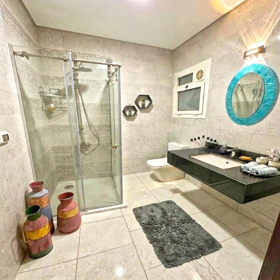Shower, Bathroom