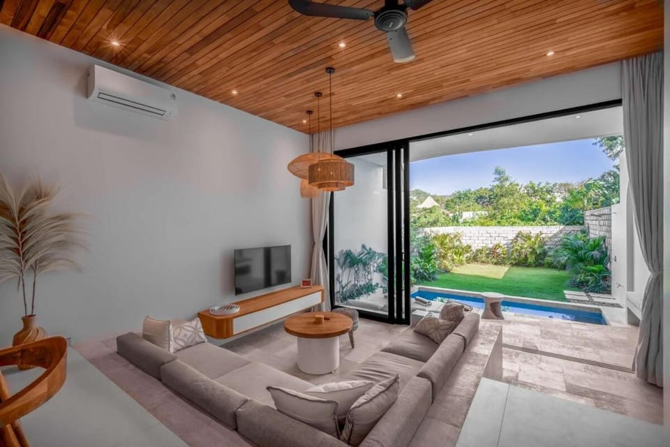 Six Palm 1 - 2BR Villa Rooftop Near Padang Beach, Uluwatu Villa in Bali