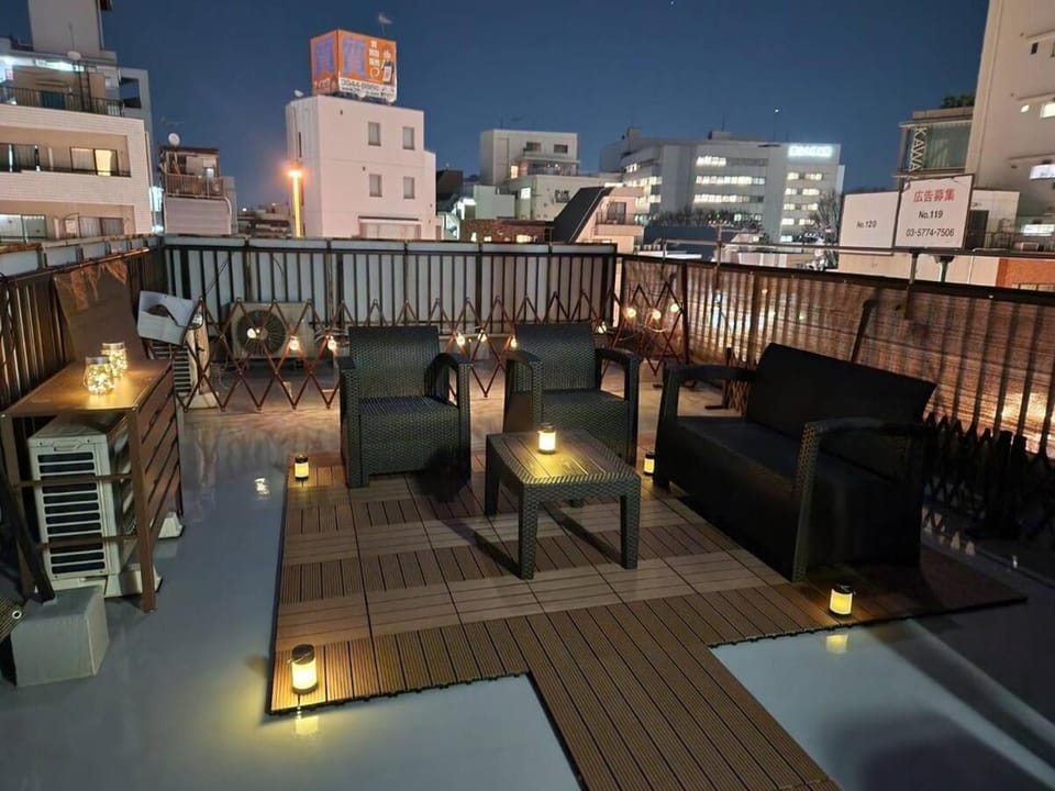Next to Ikebukuro,25 Sec to Station,Private Terrace ,Easy Access to Shinjuku & Shibuya Apartment in Shinjuku