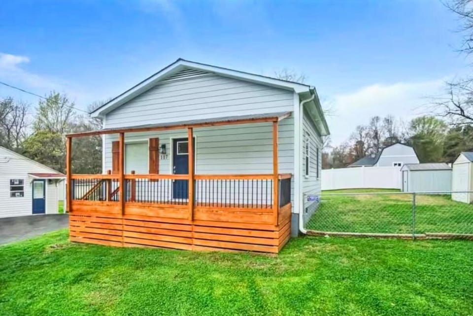 Modern Belmont Retreat Close to CLT Airport House in Belmont