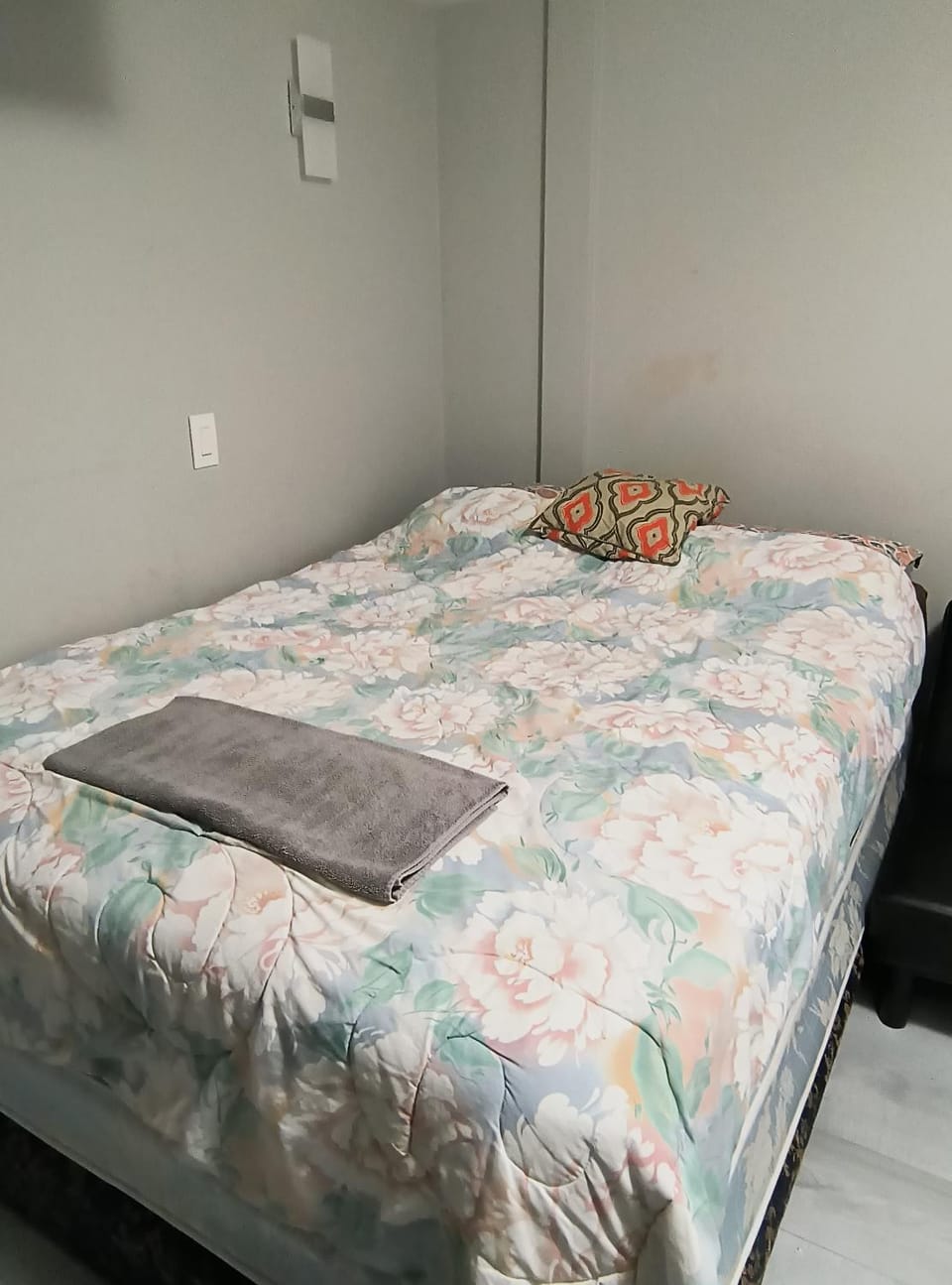 Surrey Guest Home Near 88 Avenue - Free Parking Vacation rental in Surrey