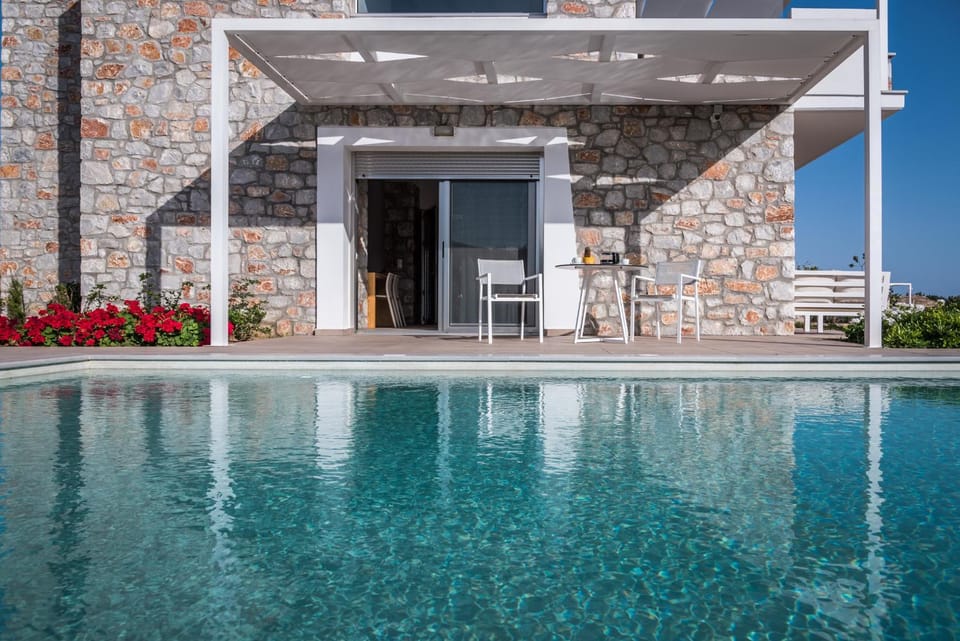 Patio, Balcony/Terrace, Pool view, Swimming pool