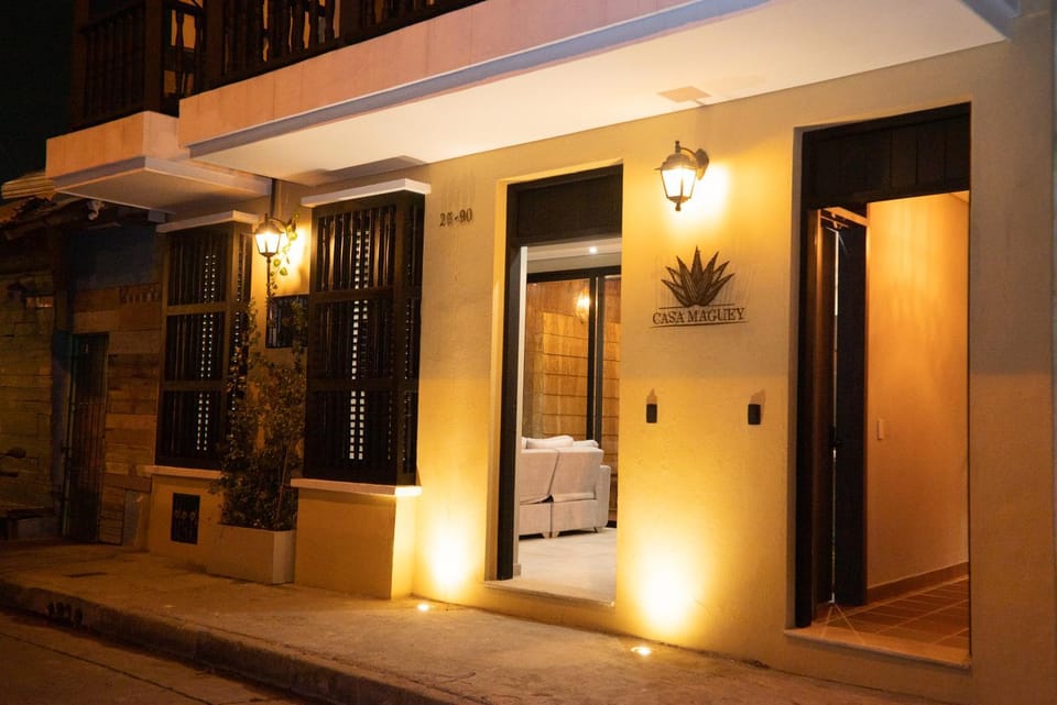 Facade/entrance