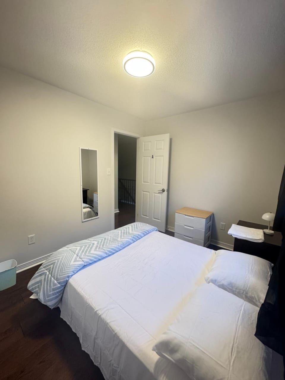 Affordable double room Bed and Breakfast in Toronto