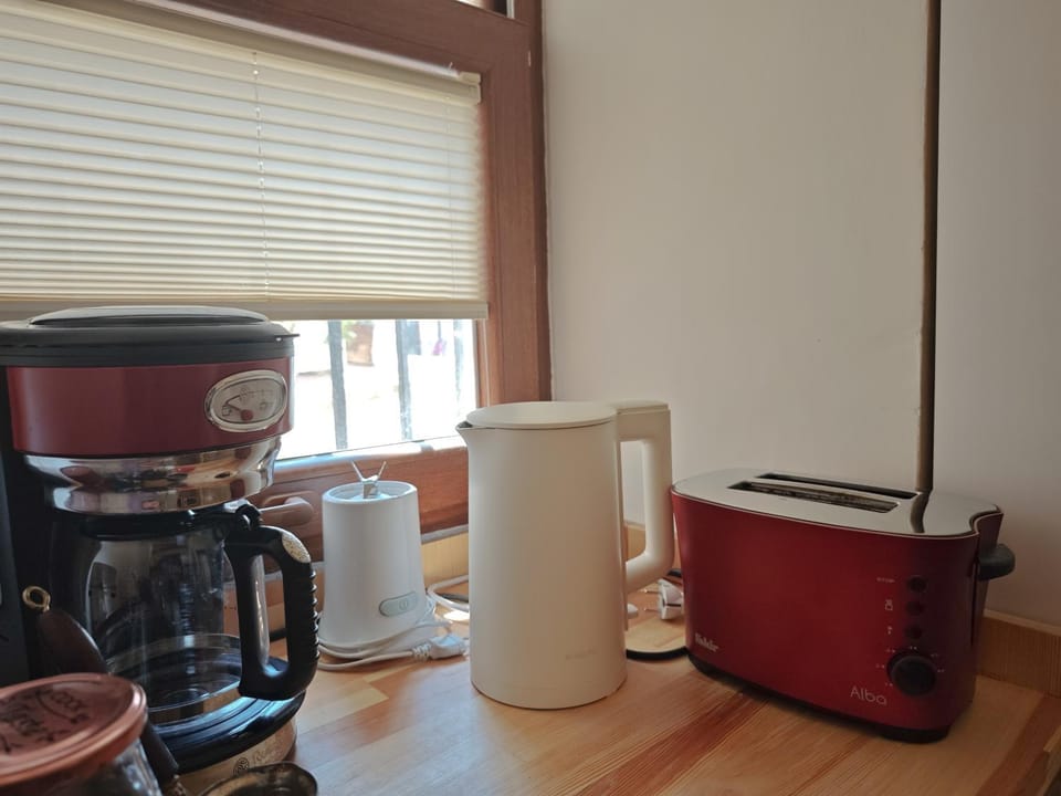 Coffee/tea facilities, Kitchen or kitchenette