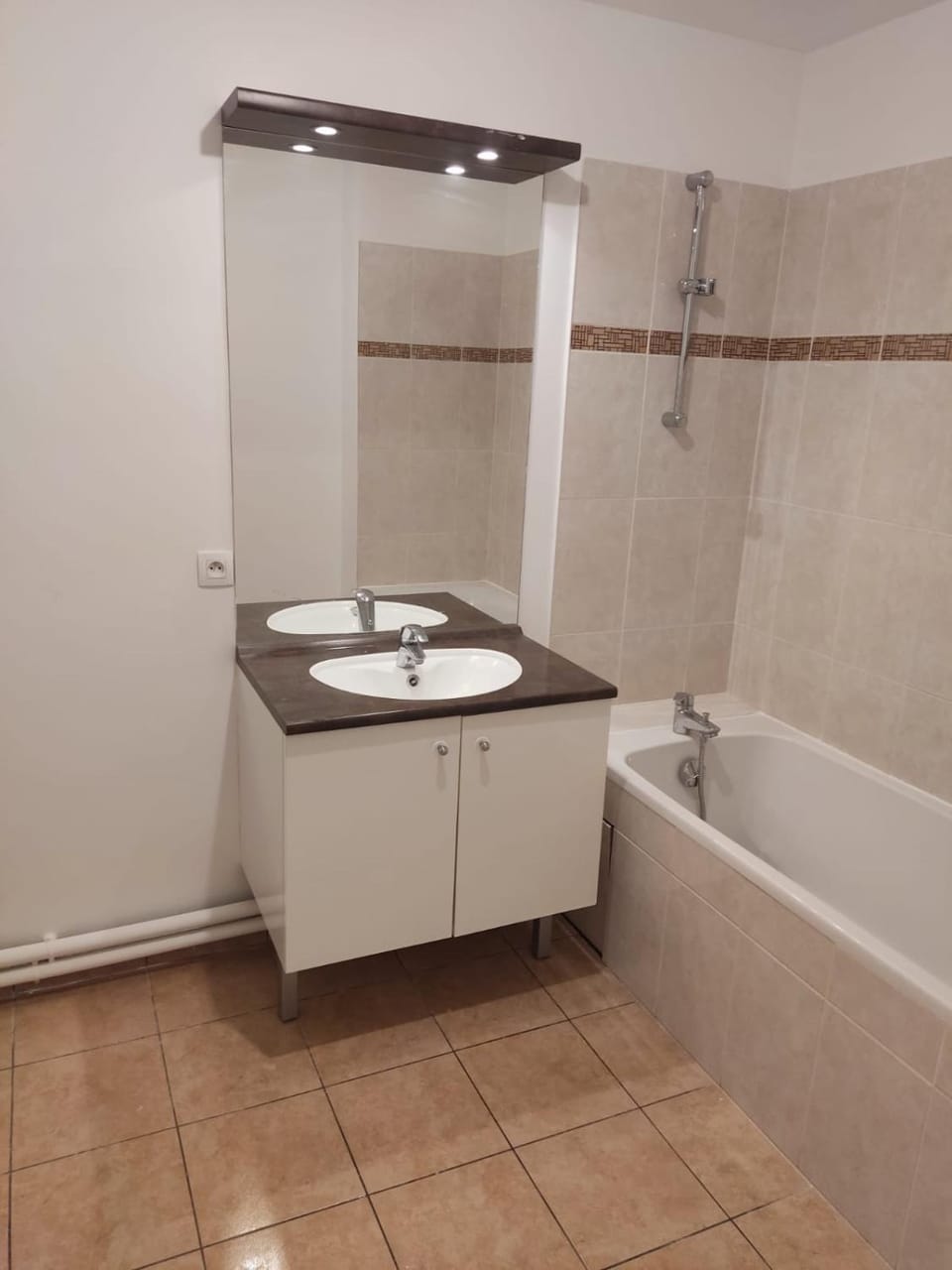 Cozy & bright - Heart of Chaville - Paris 15 min Apartment in Île-de-France