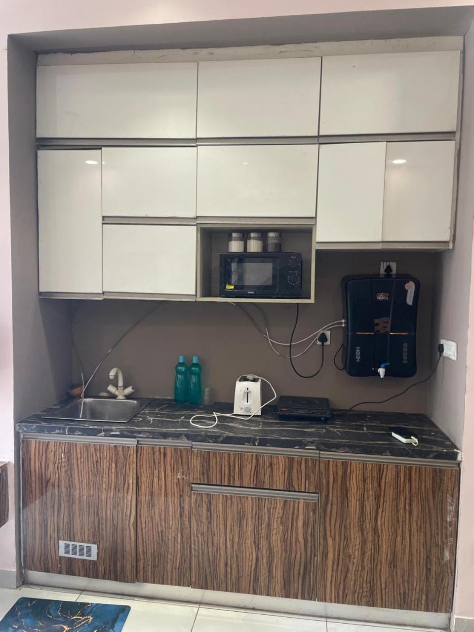 Happy studio Apartment in Noida