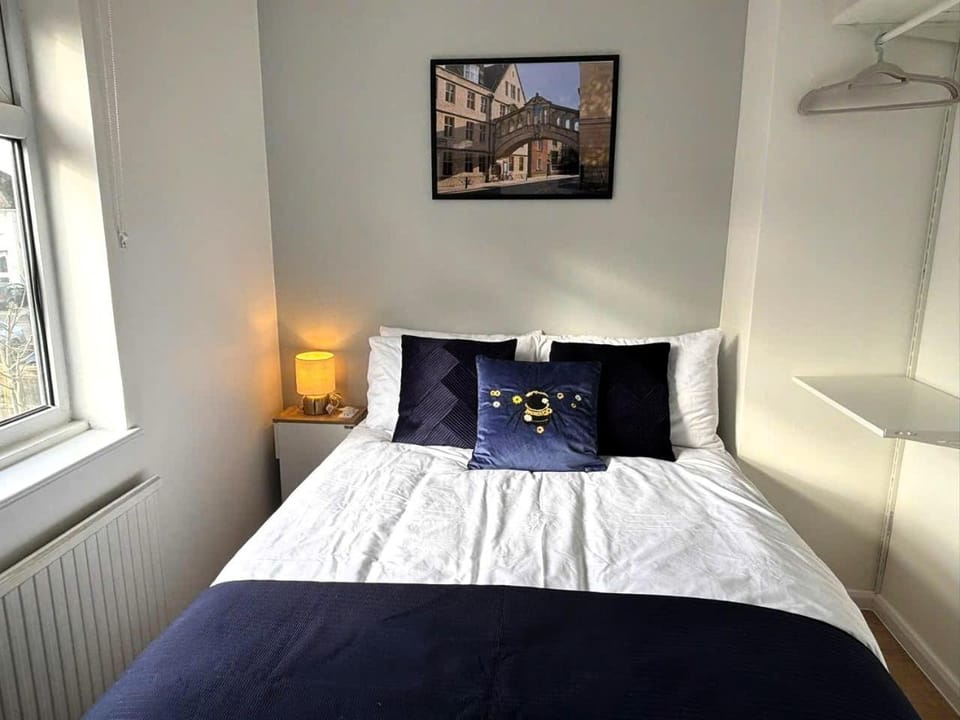 Central Oxford, Private Double Room, Parking, Walk to City Centre Vacation rental in Oxford