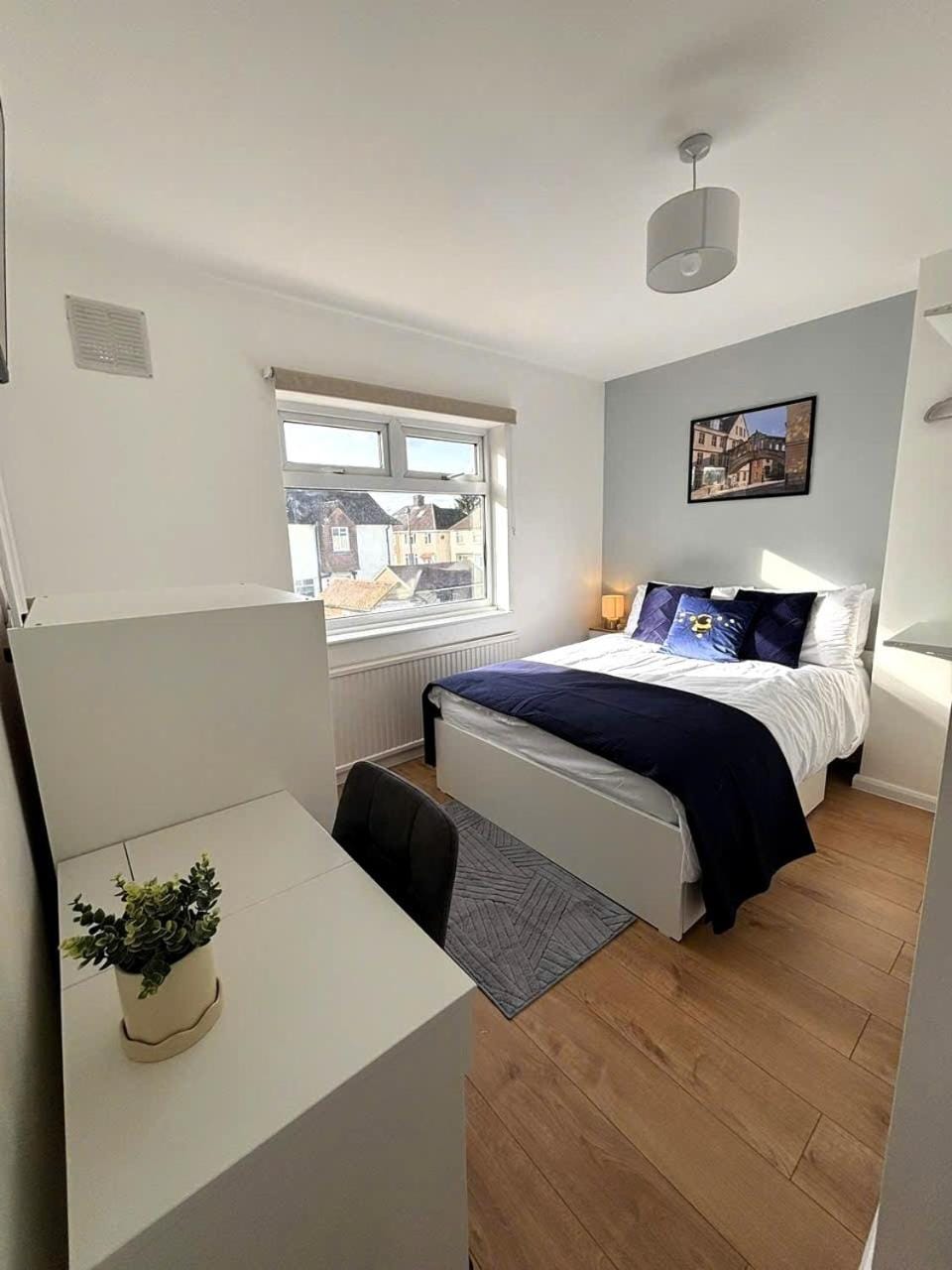Central Oxford, Private Double Room, Parking, Walk to City Centre Vacation rental in Oxford