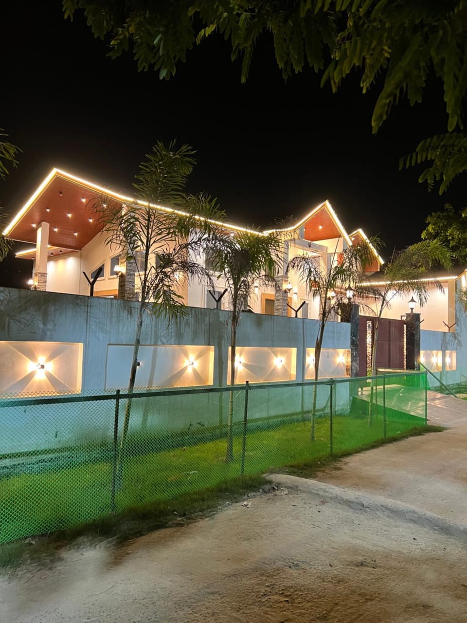 Property building, Night