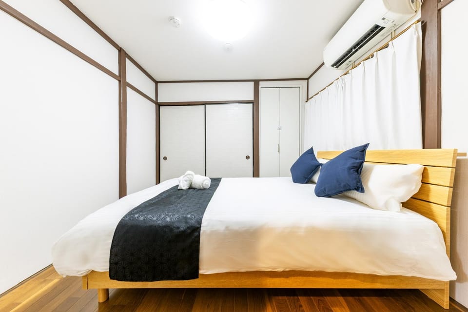 Bed, Photo of the whole room, Bedroom, wardrobe