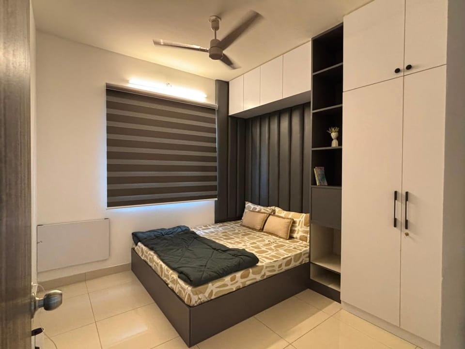 Bedroom, towels, wardrobe, air conditioner
