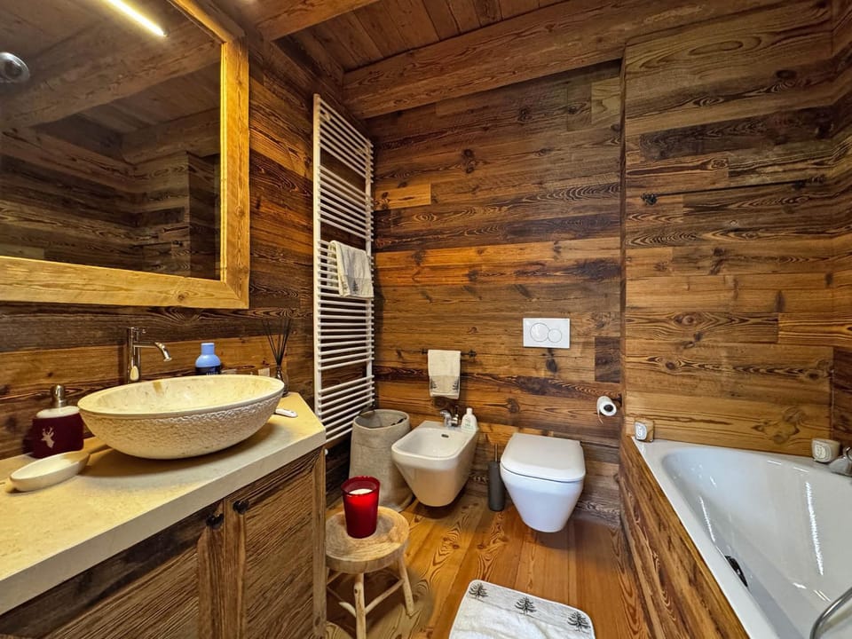 Shower, Toilet, Bathroom, Bath, towels