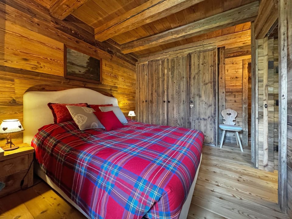 Bed, Photo of the whole room, Bedroom, wardrobe
