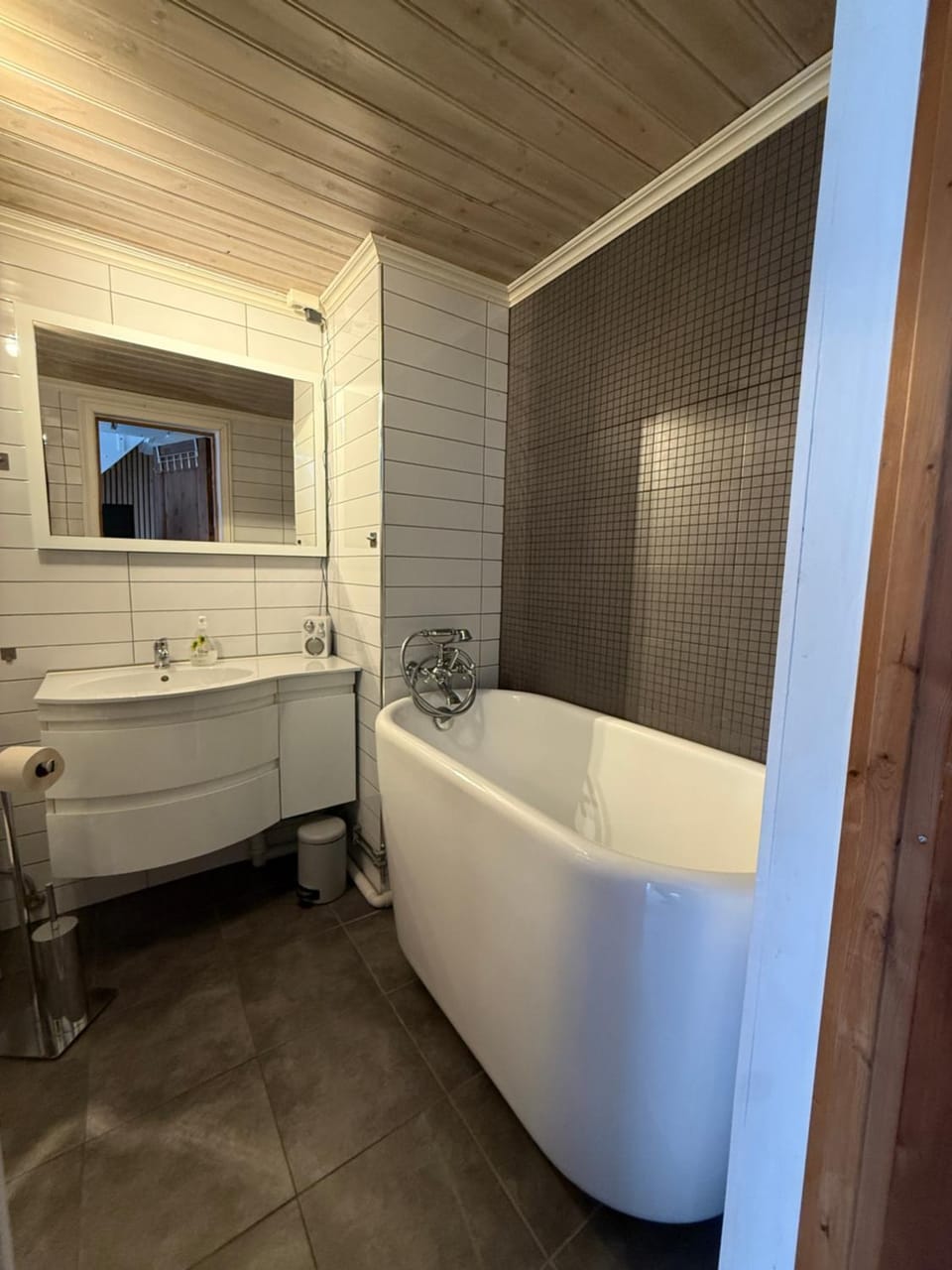 Bathroom, Bath