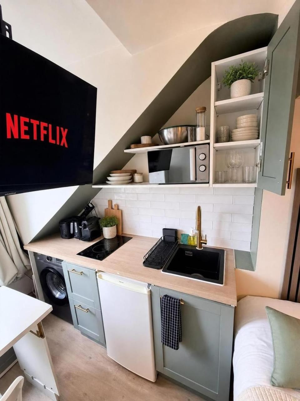 Kitchen or kitchenette, stove