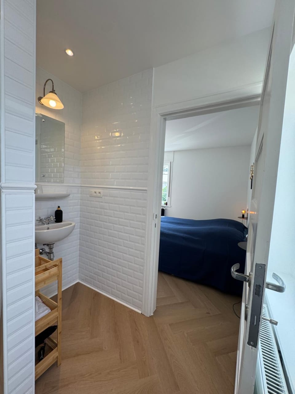 Stijlvolle slaapkamers met privébadkamer in concessiewijk, op een steenworp van het strand Bed and Breakfast in De Haan
