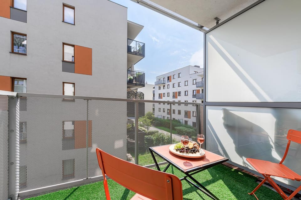 Property building, Day, View (from property/room), Balcony/Terrace