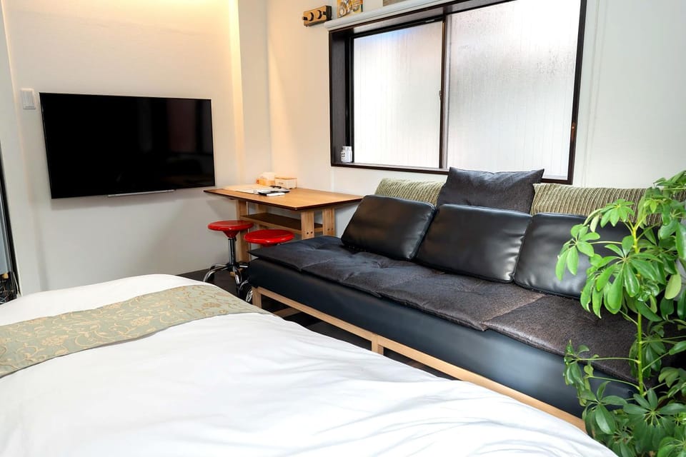 Bed, TV and multimedia, Living room, Bedroom